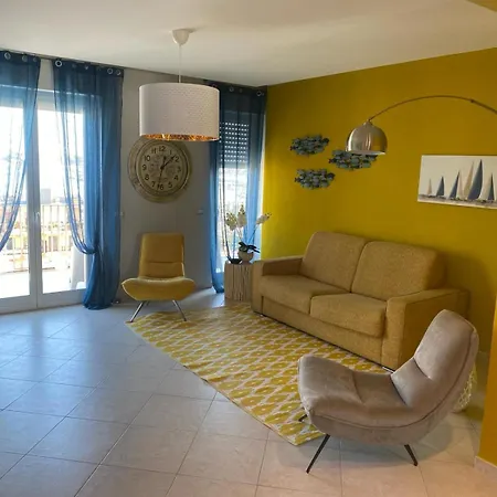 Faro Sul Mare Luxury - Zona Fiera Барі